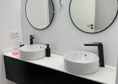 Baño a medida Lacado en negro